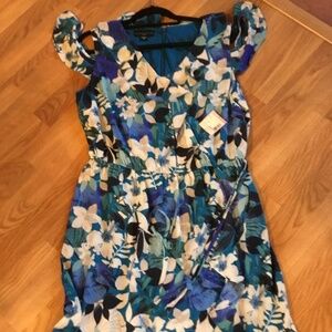 Women’s Hawaiian print dress size 14